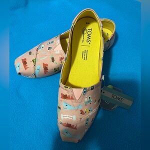 TOMS  Moccasins with Pink and Multicolor Design